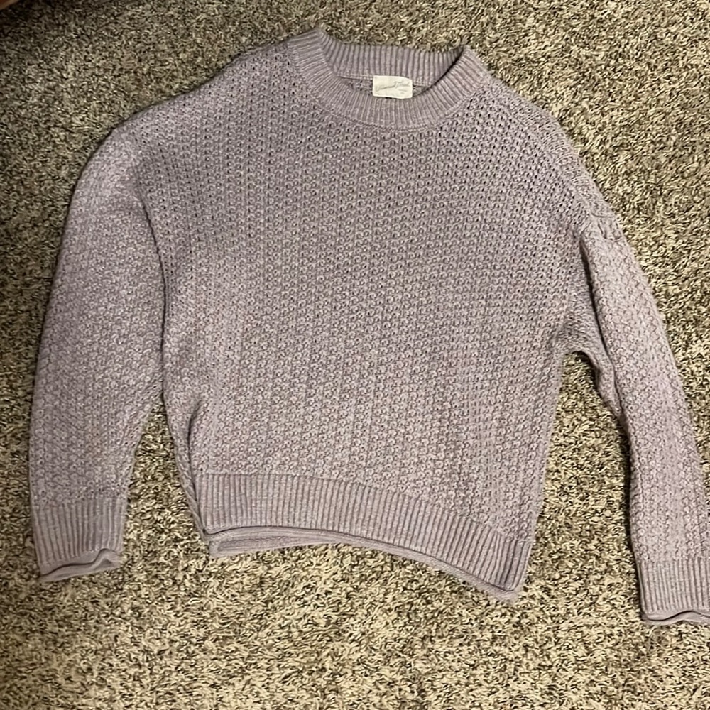 Universal Thread Size Small sweater